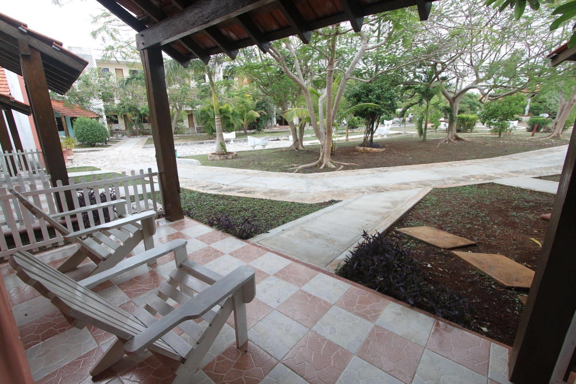 Hotel Hacienda Sanchez فالادوليد المظهر الخارجي الصورة